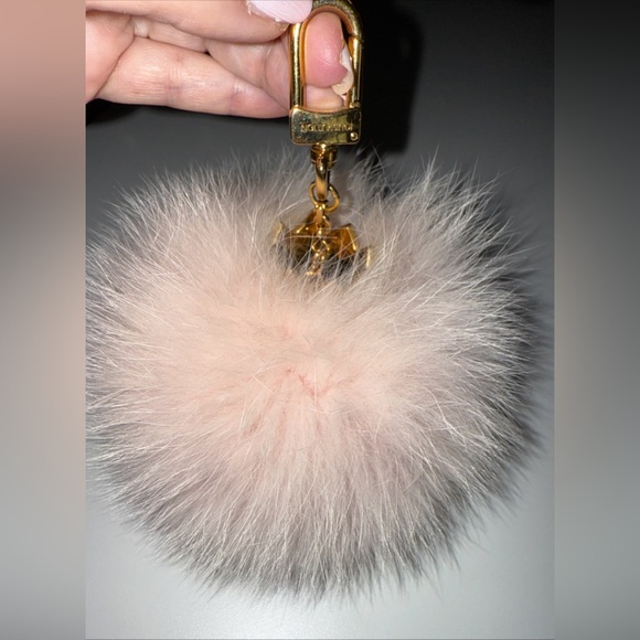 Louis Vuitton Fluffy Keychain Charm - Soft Pink and Gold - Picture 1 of 10